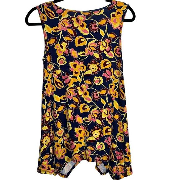 ModCloth V-Neck Shark Tail Hemline Tank Top | Women’s Size Small - Picture 3 of 8